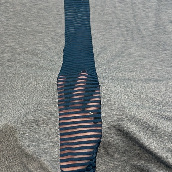 FREE 2 B workout shirt, Activewear size XXL - Picture 10 of 11